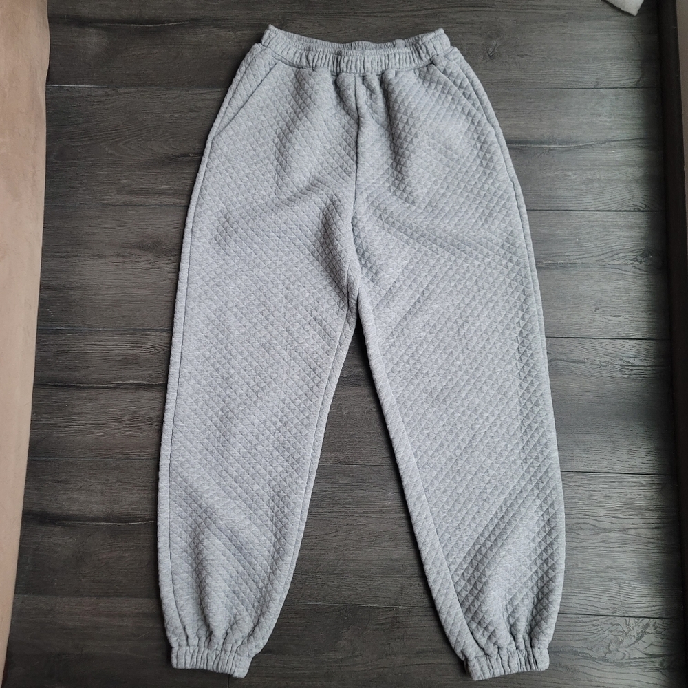 Grey Kittenish Quilted Sweatpants | size Small